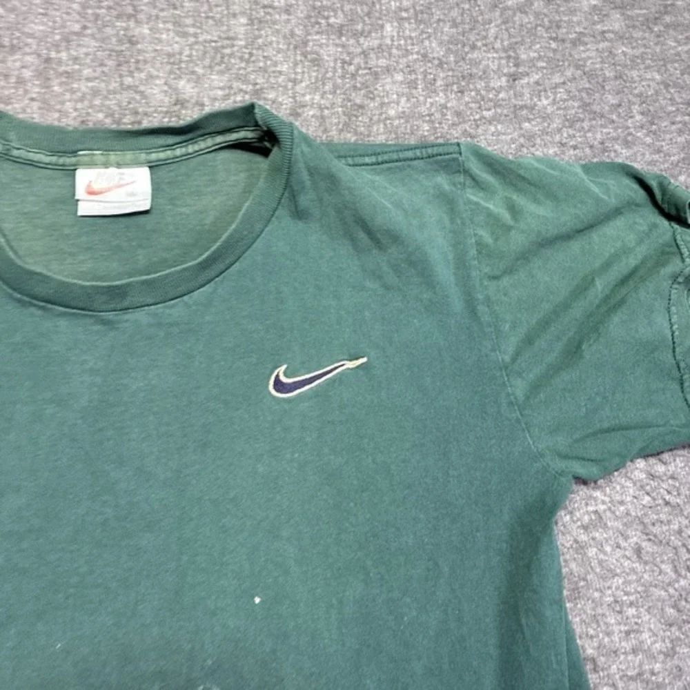 Vintage 90s Nike White Tag Embroidered Mini Swoosh Green T-Shirt Mens M Thrashed